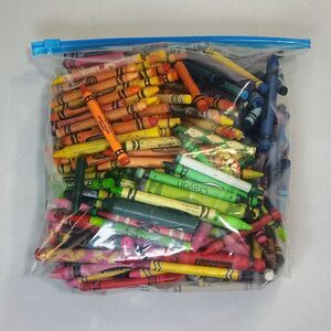 4+ lbs Crayons Mixed Colors Brands Broken Melting Arts & Crafts Crayola CrazyArt